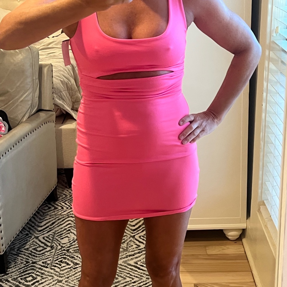 Forever 21 bodycon dress with front cut out. Barbie pink. Size Small!
